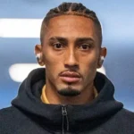 Hansi Flick chama de “piada” exclusão de Raphinha da Seleção do Ano da Fifa