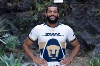 Pumas oficializa chegada de Juninho, atacante que estava no Flamengo