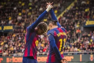 Raphinha brilha, Barcelona vence Villarreal e termina o ano com folga na liderança