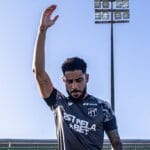 Bahia descarta utilização de Matheus Bahia e lateral busca novo clube