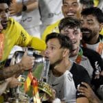 Final entre Vasco e Corinthians dá à Globo recorde de audiência dominical em SP desde 2022