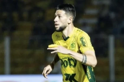 Fluminense negocia com o Mirassol a contratação do zagueiro Jemmes