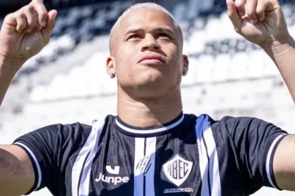 Rio Branco anuncia atacante Douglas Damasceno para a Série A3 de 2026