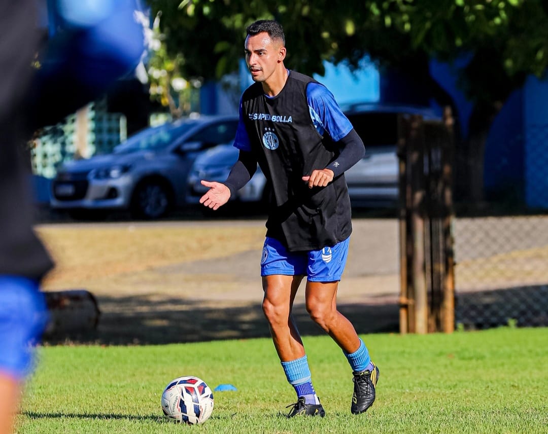 Confiança confirma chegada do volante Guilherme Nunes para 2026