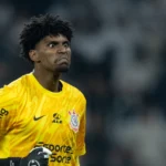 Proposta de premiação do Corinthians surpreende elenco, conta Hugo Souza