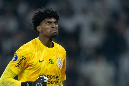 Proposta de premiação do Corinthians surpreende elenco, conta Hugo Souza