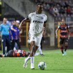 Vitória acerta contratação do volante Caíque Gonçalves para temporada 2026
