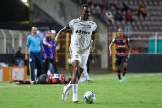 Vitória acerta contratação do volante Caíque Gonçalves para temporada 2026