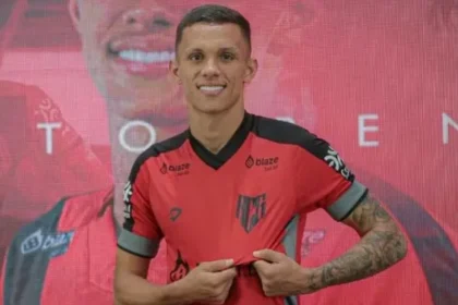 Athletico-PR apresenta camisa titular de 2026 desenvolvida com participação da torcida