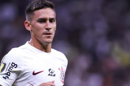 Breno Bidon marca nos acréscimos e evita derrota do Corinthians no clássico contra o São Paulo