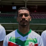 Portuguesa Santista apresenta novo uniforme branco para a temporada 2026