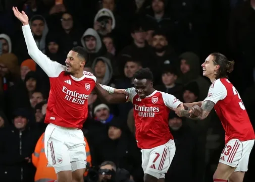 Arsenal supera Crystal Palace nos pênaltis e chega à semifinal da Copa da Liga Inglesa