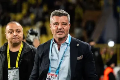 Presidente do Fenerbahçe é preso em Istambul após teste de drogas apontar narcóticos