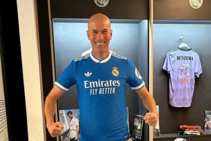 Zinedine Zidane acompanha atuação do filho Luca em triunfo da Argélia sobre o Sudão na Copa Africana