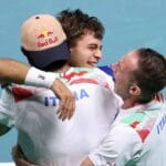 Cobolli revive conquista italiana na Copa Davis e destaca apoio do pai técnico
