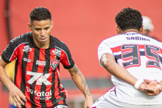 Vitória eleva oferta para R$ 7 milhões e fica perto de comprar Erick do São Paulo