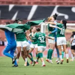 Palmeiras vence Corinthians e garante bicampeonato do Paulistão Feminino 2025