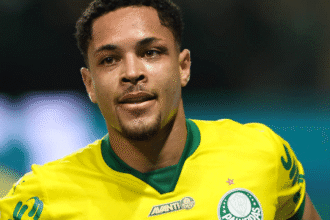 Chelsea intensifica conversas para contratar Vitor Roque, do Palmeiras, aponta TV inglesa