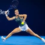 Francesa Lois Boisson confirma recuperação e planeja estreia em torneios australianos