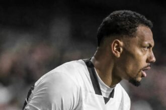 Lateral Alex Silva é o primeiro reforço do Ceará para 2026