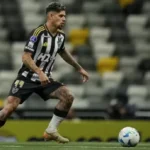 Botafogo sonda Rubens, do Dínamo Moscou, e se junta a Corinthians e Cruzeiro na disputa pelo lateral