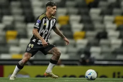 Botafogo sonda Rubens, do Dínamo Moscou, e se junta a Corinthians e Cruzeiro na disputa pelo lateral