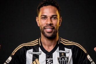 Atlético-MG confirma lateral Renan Lodi com contrato de cinco anos