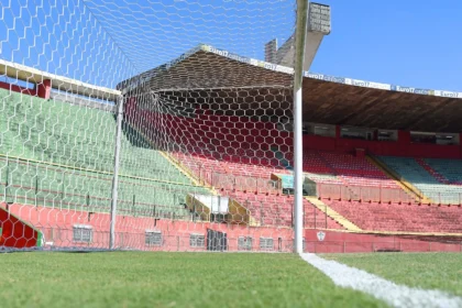 Portuguesa realiza manutenção no gramado do Canindé e avança na preparação para o Paulistão 2026