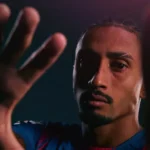 Raphinha é escolhido craque de LaLiga no Globe Soccer Awards 2025 e manda recado à Fifa