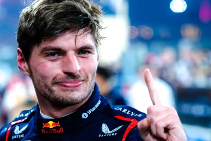 Max Verstappen chega ao Rio de Janeiro para férias em família