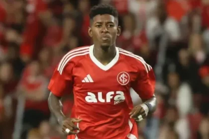 Flamengo perto de oficializar Vitão e resolve últimos detalhes com empresários