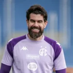 Fernando Miguel rompe contrato com o Guarani após dores no joelho