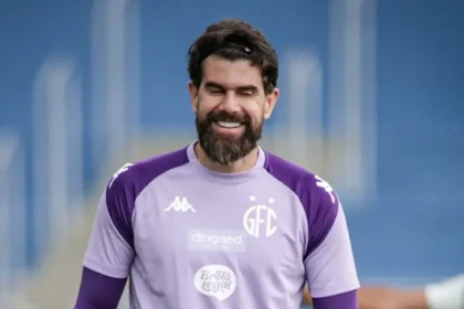 Fernando Miguel rompe contrato com o Guarani após dores no joelho