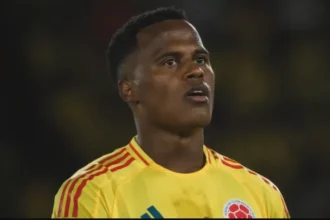 Vasco negocia com John Arias, ex-Fluminense, para reforçar elenco em 2025