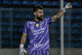 Goleiro Fernando Miguel, ex-Vitória, Fortaleza e Ceará, anuncia aposentadoria aos 40 anos