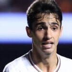 Renovação de Rodriguinho emperra e São Paulo corre risco de perder meia sem lucro