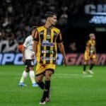 Confiança anuncia lateral-esquerdo Enzo Rocha, ex-Novorizontino, como 19º reforço para 2026