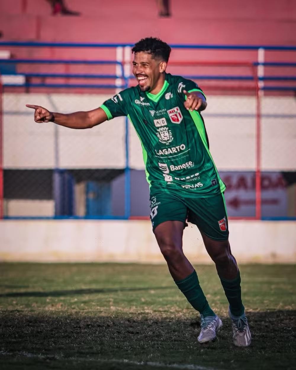 Lagarto anuncia retorno do meia Soares e contrata Bruninho, destaque do acesso do Gloriense