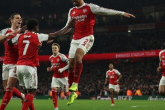 Arsenal completa primeiro turno na ponta e abre quatro pontos na Premier League