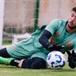 Goleiro Caíque França negocia saída do Sport para acertar com o Guarani