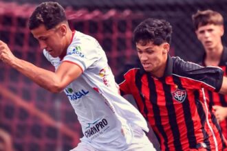 Com dois expulsos, Vitória arranca empate nos acréscimos contra o Capivariano na Copinha