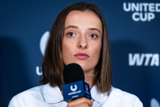 Iga Swiatek minimiza exibição entre Sabalenka e Kyrgios e diz que duelo foi “apenas entretenimento”