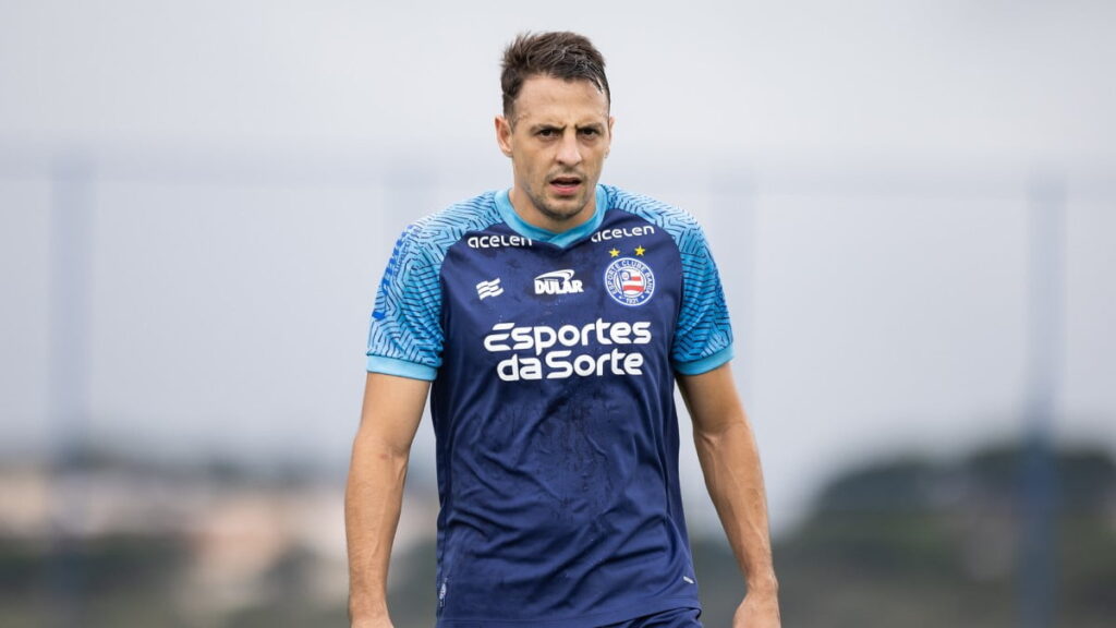 Bahia anuncia as saídas de Santiago Arias, Yago Felipe e Caio Roque