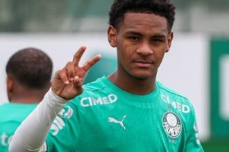 Palmeiras leva único atleta de 2009 para a Copinha e desperta atenção de Abel Ferreira
