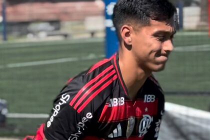 Vídeo de Rodrigo Atencio treinando com camisa do Flamengo revolta torcida do Sport