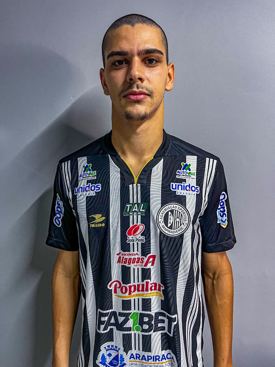 ASA confirma lesão no ligamento cruzado e cirurgia para o zagueiro Henrique