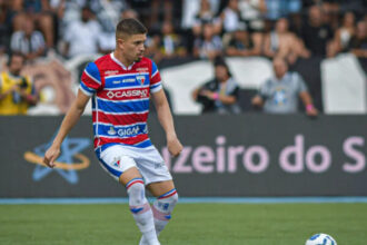 Fortaleza firma contrato definitivo de três anos com o zagueiro Lucas Gazal