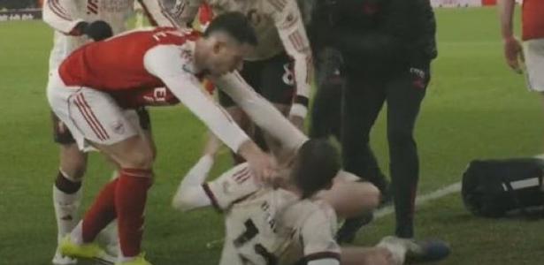 Martinelli recebe críticas na Inglaterra após empurrar adversário lesionado