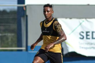 Sport negocia com Nilson Castrillón para reforçar a lateral direita