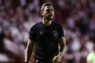 Guilherme dos Anjos avalia estreia do Náutico como positiva e elogia centroavante Paulo Sérgio